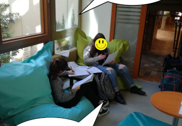 Schüler:innen sitzen im Schülercafé Chillztor, lernen gemeinsam und machen Hausaufgaben gemeinsam.